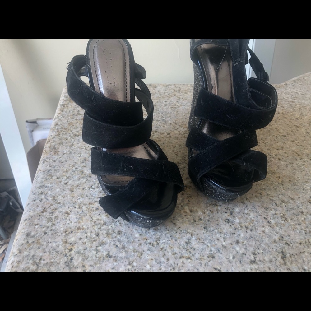 Black silver wedge